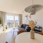 1bdr W/balcony, Free Pkg Apartamento *