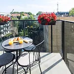 1bdr W/balcony, Free Pkg * Vilna