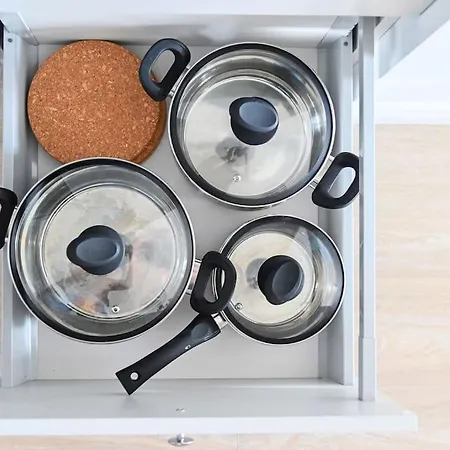 1bdr W/balcony, Free Pkg Apartment