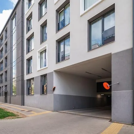 1bdr W/balcony, Free Pkg