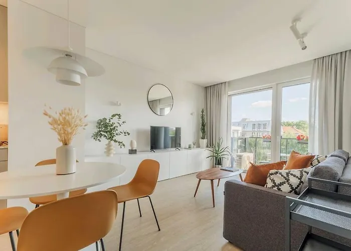 Apartman 1bdr W/balcony, Free Pkg *