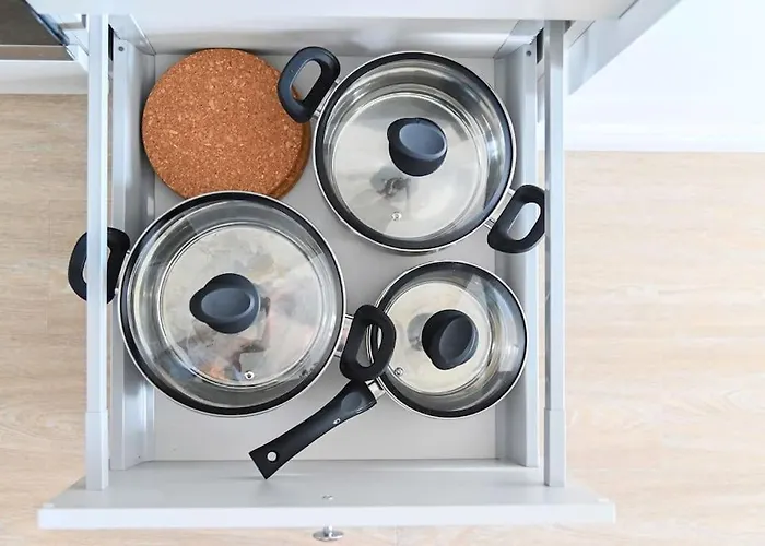 1bdr W/balcony, Free Pkg Appartement