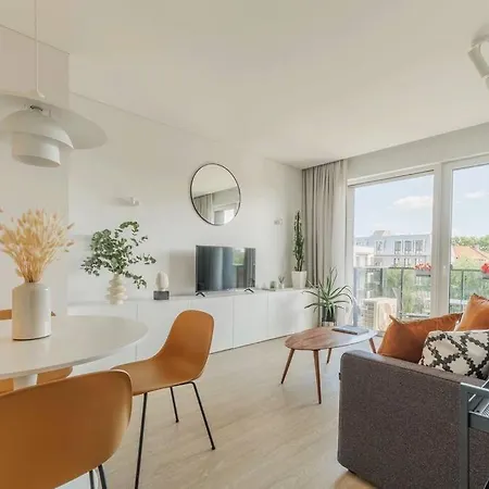 Appartement 1bdr W/balcony, Free Pkg *