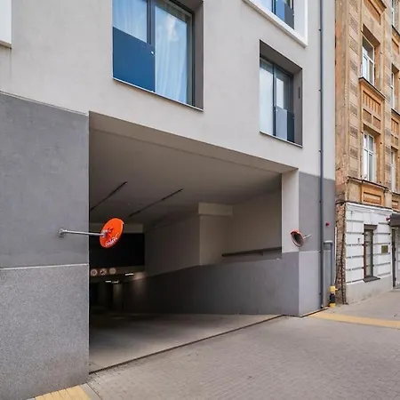 1bdr W/balcony, Free Pkg