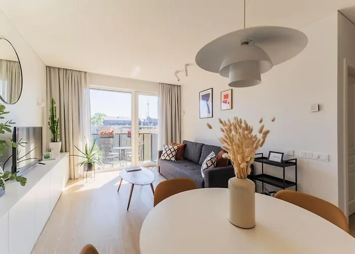 1bdr W/balcony, Free Pkg 아파트 *