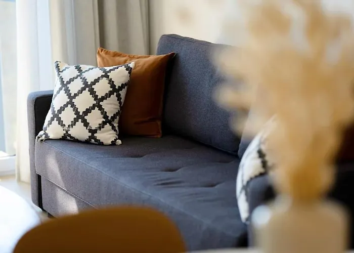 1bdr W/balcony, Free Pkg 아파트 *