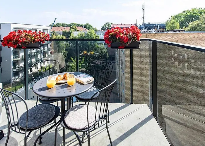 1bdr W/balcony, Free Pkg * 빌뉴스