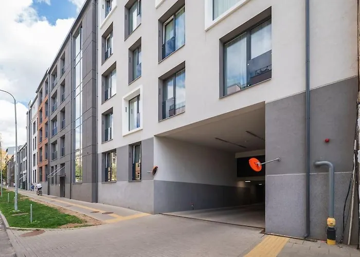 1bdr W/balcony, Free Pkg