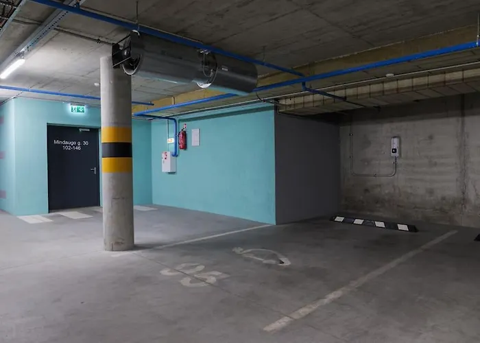 1bdr W/balcony, Free Pkg * 빌뉴스