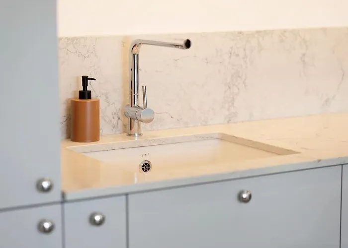 아파트 1bdr W/balcony, Free Pkg